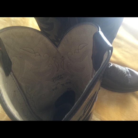 Boots - Picture 2 of 4